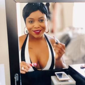 Meet your Posher, Latoya